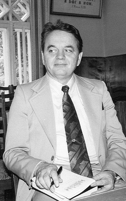 Александр Иванович Фирисюк много лет был хористом нёс служение диакона в - фото 34