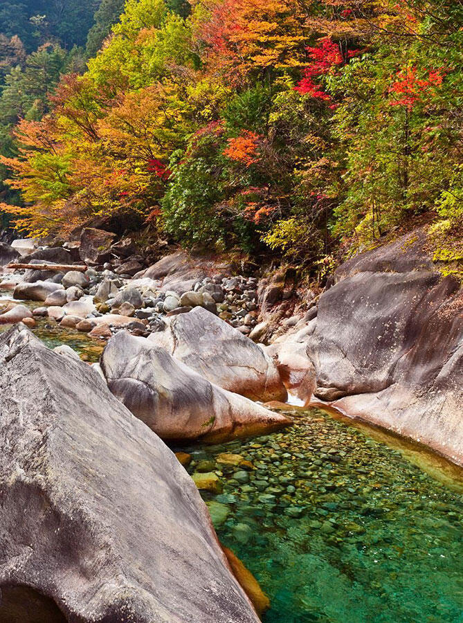 Река сбегающая в долину Атэра со склонов горы Онтаке славится кристально - фото 23