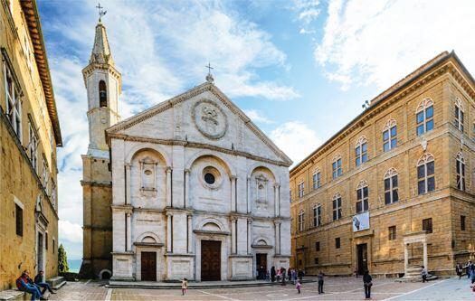 30 Главная площадь Пьенцы Тоскана 14591462 гг Пий II родился в Корсиньяно - фото 30