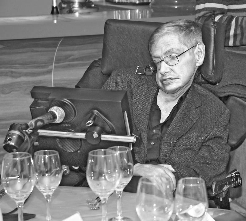 Профессор Стивен Хокинг 19422018 Будучи полвека прикованным к инвалидному - фото 1